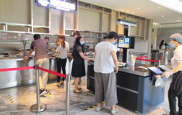智慧食堂刷臉結(jié)算臺：人臉識別支付更加方便！